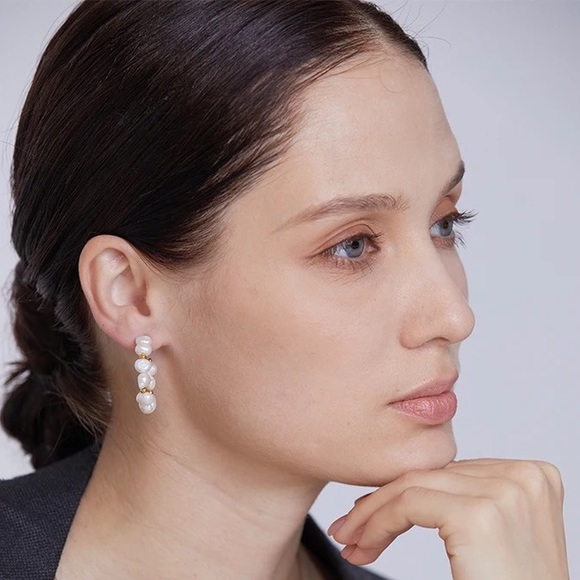 ◾️18k Gold Plated Natural Pearls Beads Hoop Earrings - Picture 4 of 12